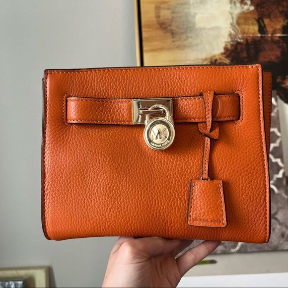 NWT Michael Kors Women's Hamilton Travel Messenger Crossbody Bag - Picture 1 of 7